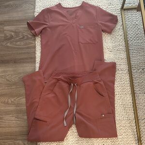 Figs Women's Mauve Scrub Set